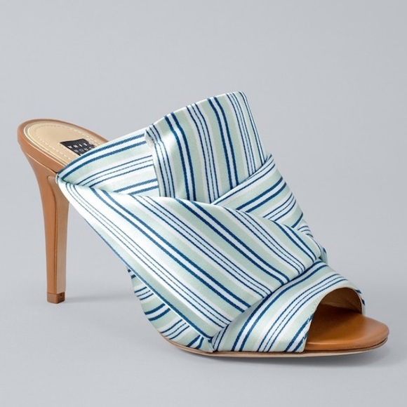 White House Black Market Shoes - White House black market heels